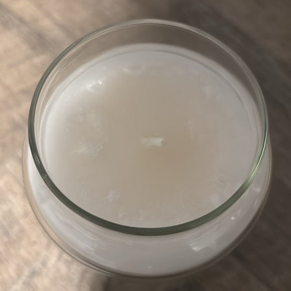 Yankee Candle Magical Bright Lights, 1 wick, frozen pear, jasmine, sandalwood + - Picture 4 of 5